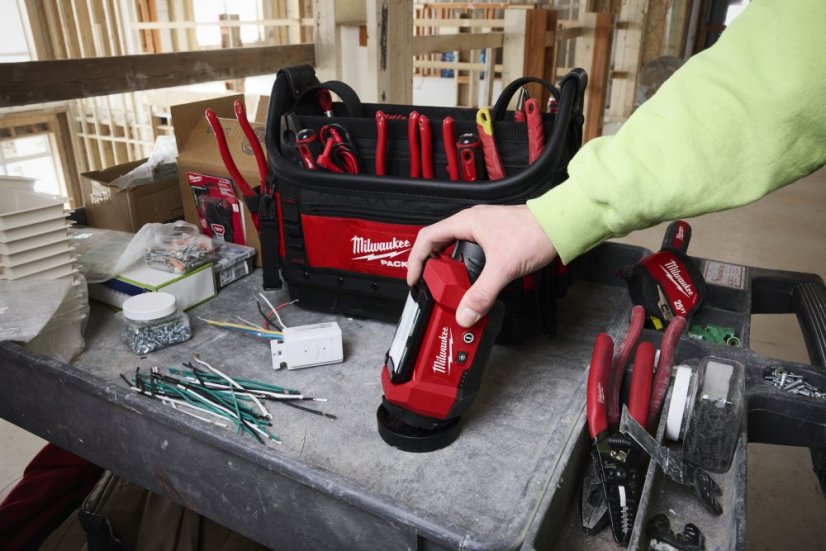Milwaukee M12™ M12ALIP-0 vícesměrné reflektorové světlo kompatibilní s PACKOUT™ 4933500321  - bez aku