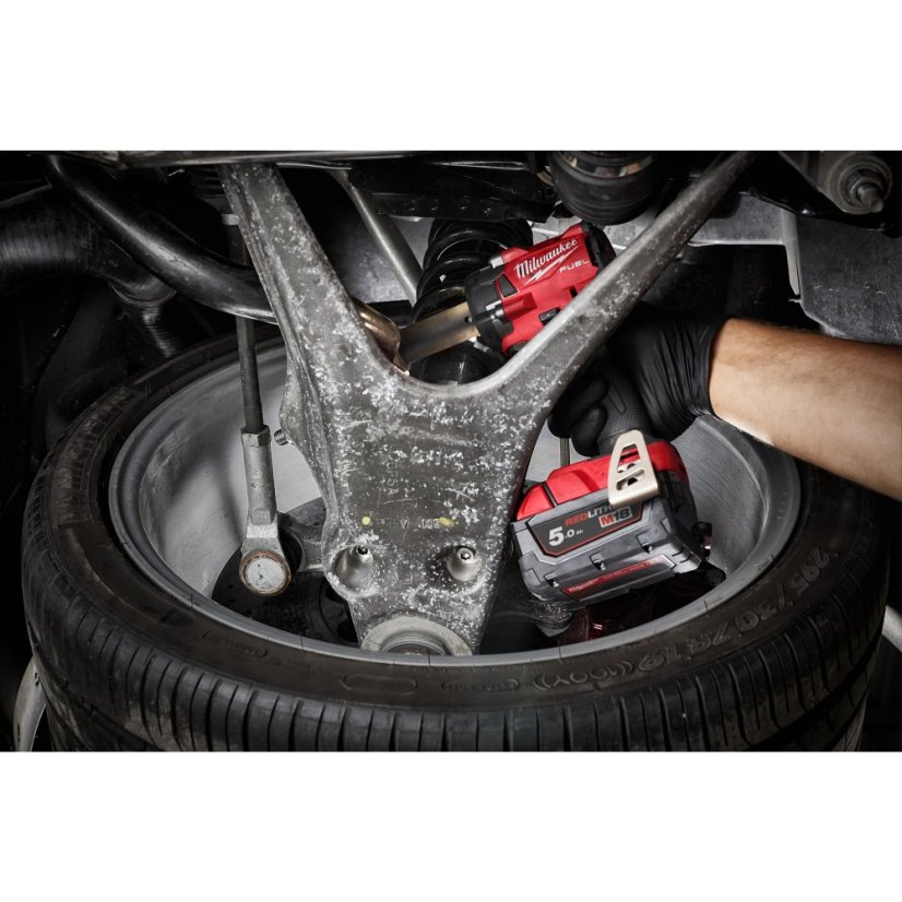 Milwaukee M18 FIW2P12-502X aku kompaktní rázový utahovák 1/2" s aretačním čepem 2x5Ah 4933478447