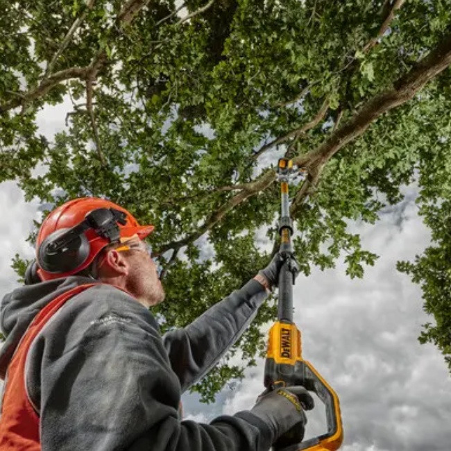 DeWALT DCMPS567N aku řetězová prořezávací pila 20cm 18V XR bez aku