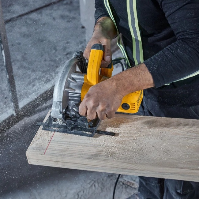 Dewalt DWE5615 pila kotoučová 1500 W