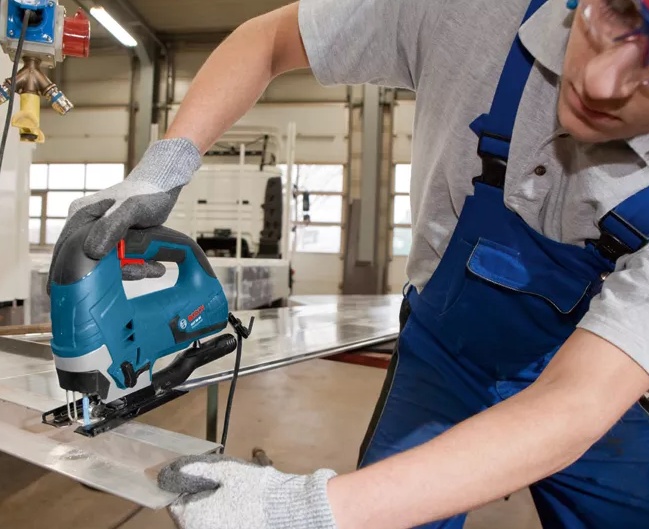 Bosch 060158F000 GST 90BE přimočará pila