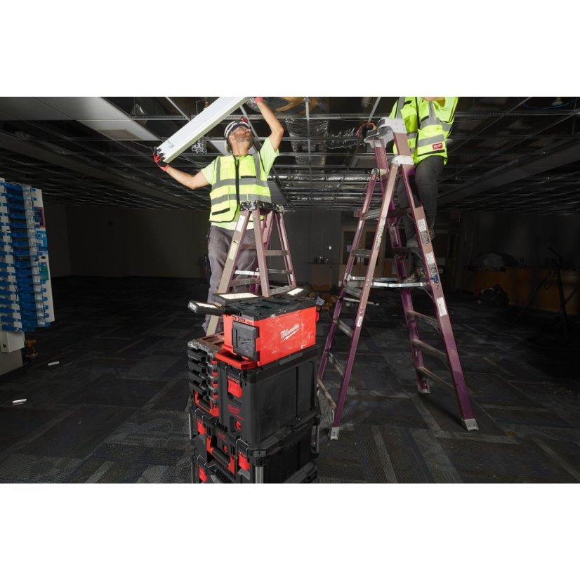 Milwaukee M18 POALC-0 Světlo a nabíječka Packout bez aku 4933478120