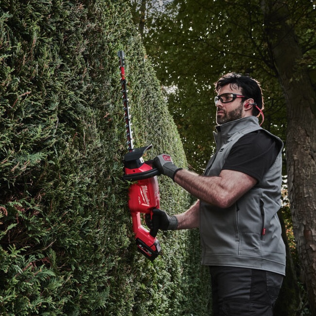 Milwaukee M18 FHET45-0 aku plotostřih s lištou 45 cm bez aku 4933493293