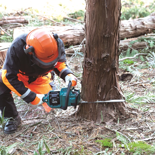 Makita UC023GZ aku řetězová pila 400 mm Li-ion XGT 40V,bez aku