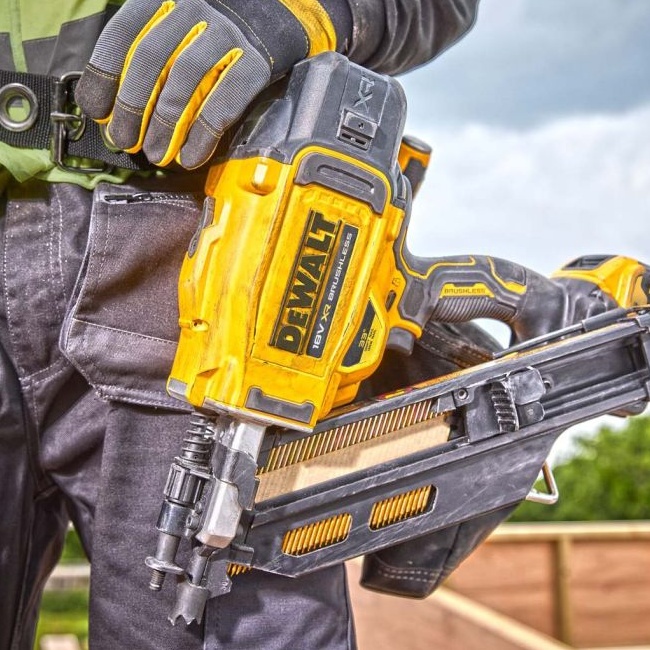 Dewalt DCK246P2T aku sada hřebíkovaček DCN930+DCN660 18 V 2x5Ah TSAK